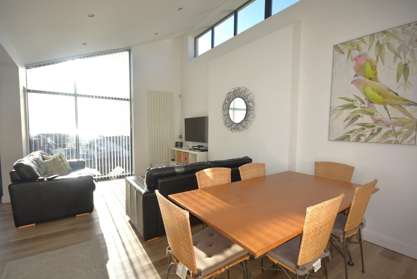 4 Romilly Views, Highfield Close Barry CF62 6NP